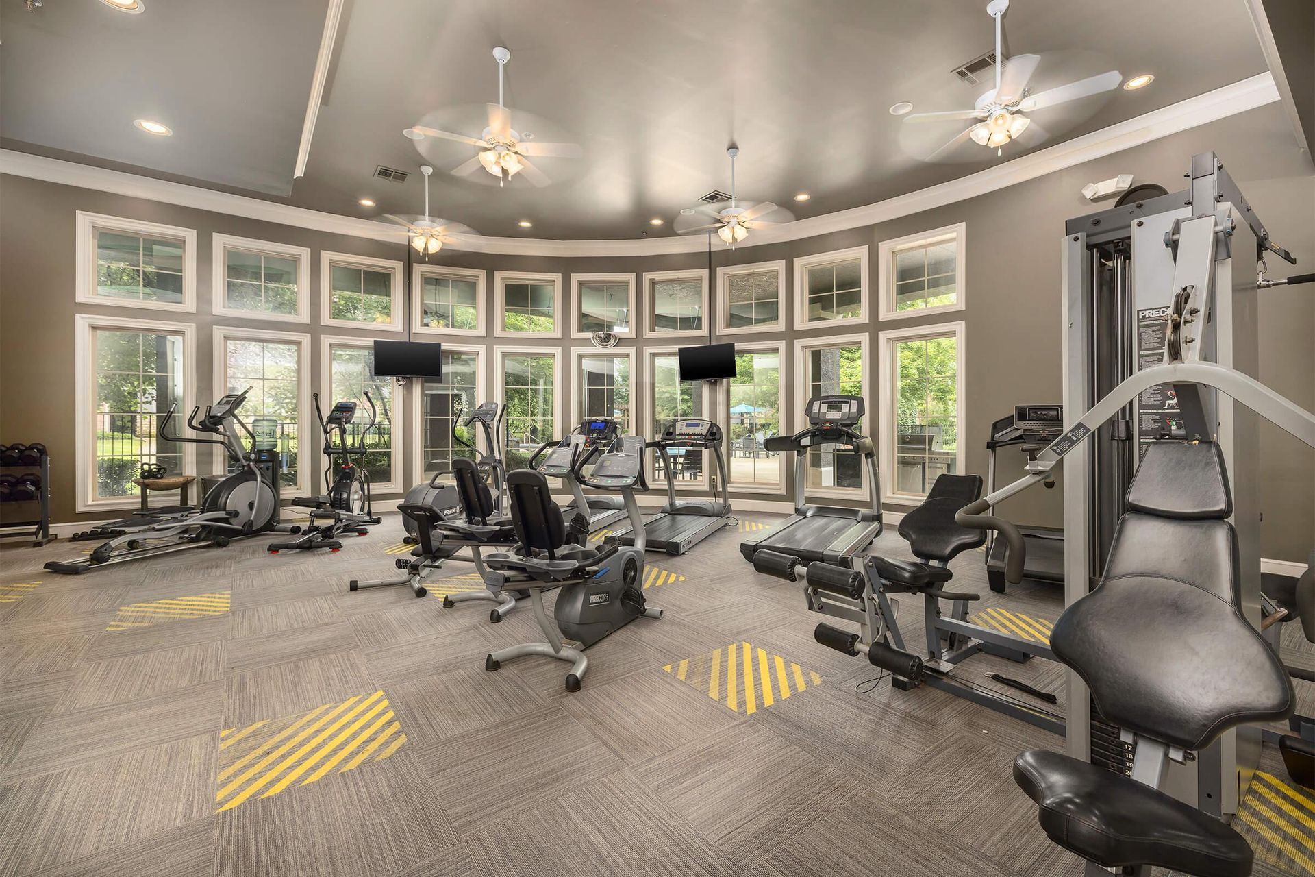 a fitness center at Glen at Polo Park in Bentonville, AR.