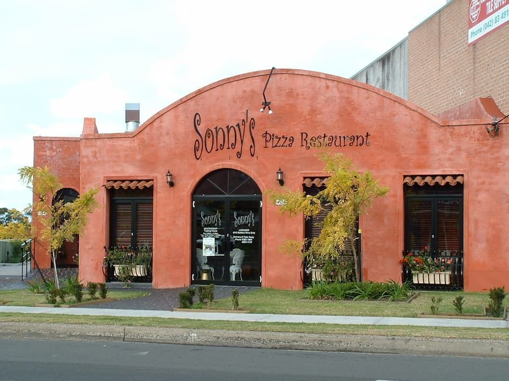 The Front Of A Restaurant Called Sonny's Pizza Restaurant — South Coast Glass In South Nowra, NSW