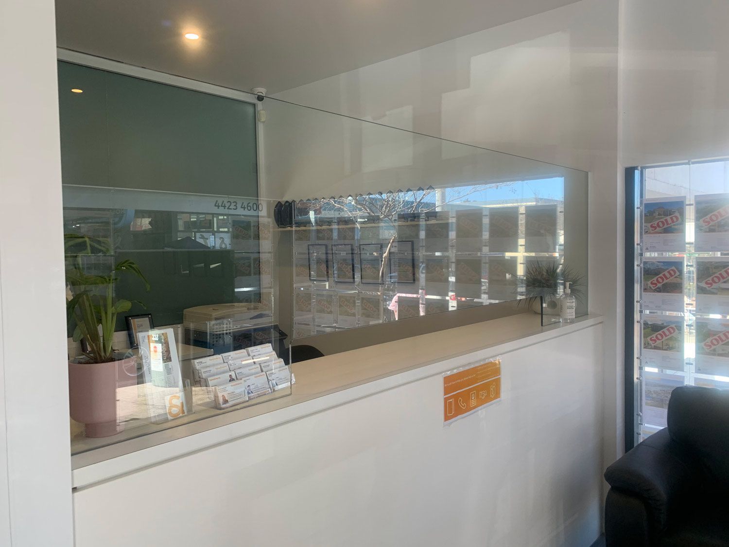 A Counter with a High Glass Partition and Long Cut — South Coast Glass In South Nowra, NSW