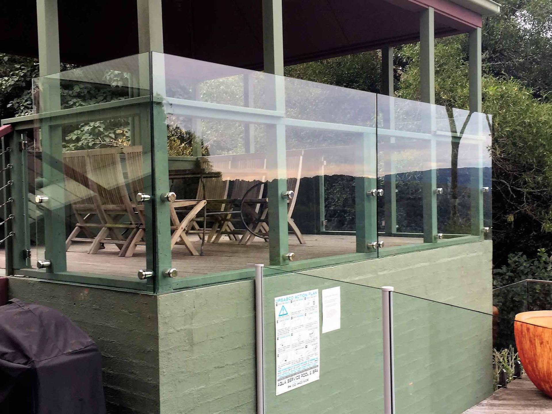 Construction of Glass Balustrades in Green Walls — South Coast Glass In South Nowra, NSW