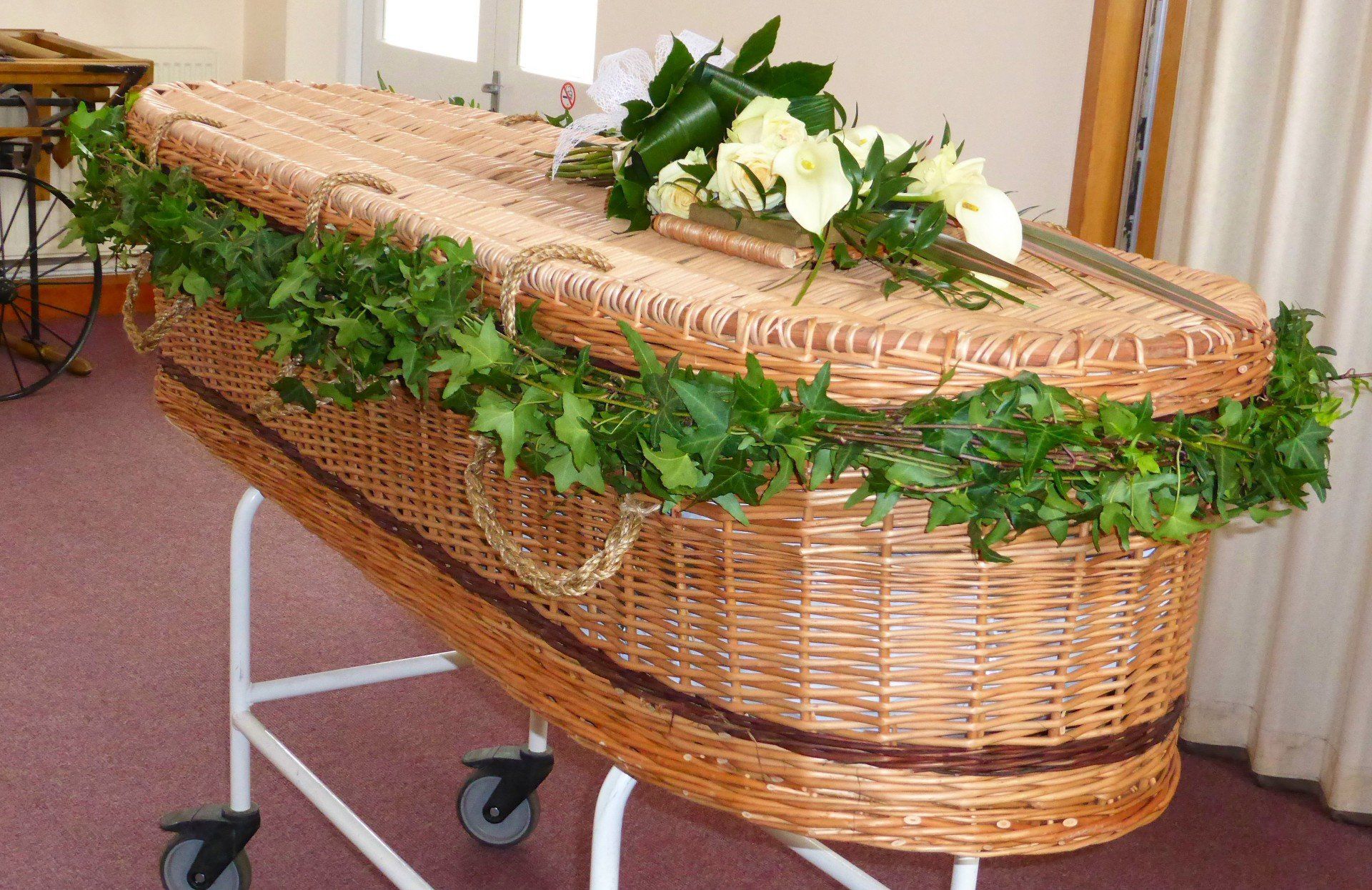 11. Green Ivy full Garland