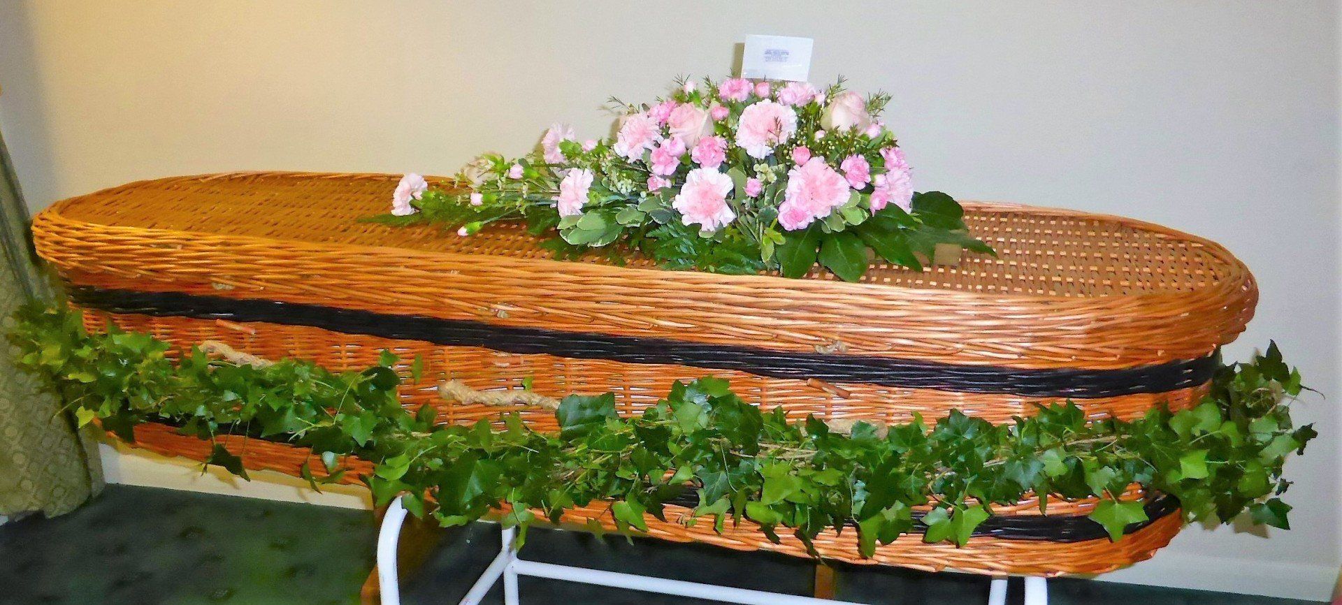 4.  Full green Ivy Garland