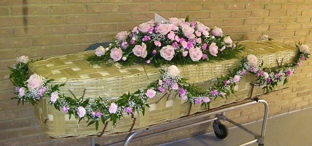 10. Beautiful Garland with pink Rosebuds, white Gyp and larger Rose to each attaching point