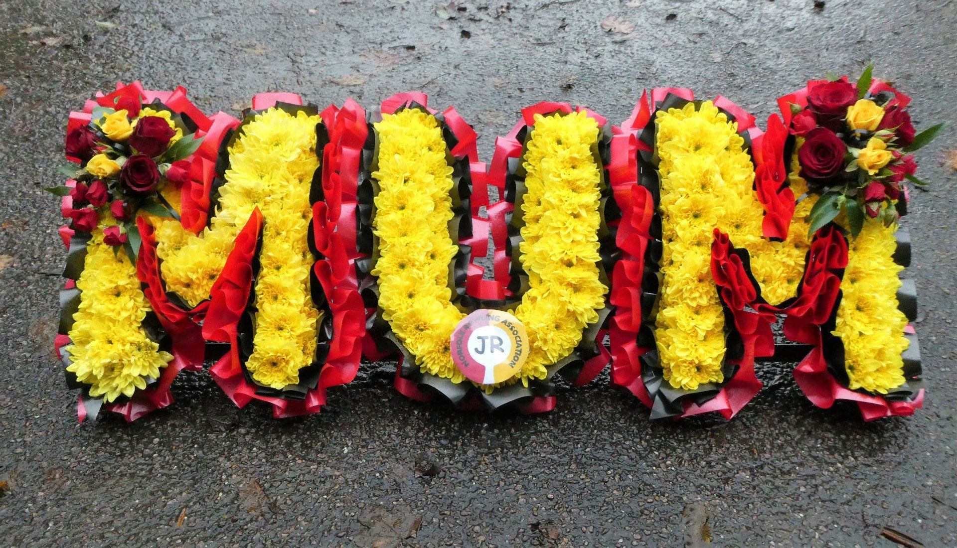 37. Bright and cheerful MUM tribute