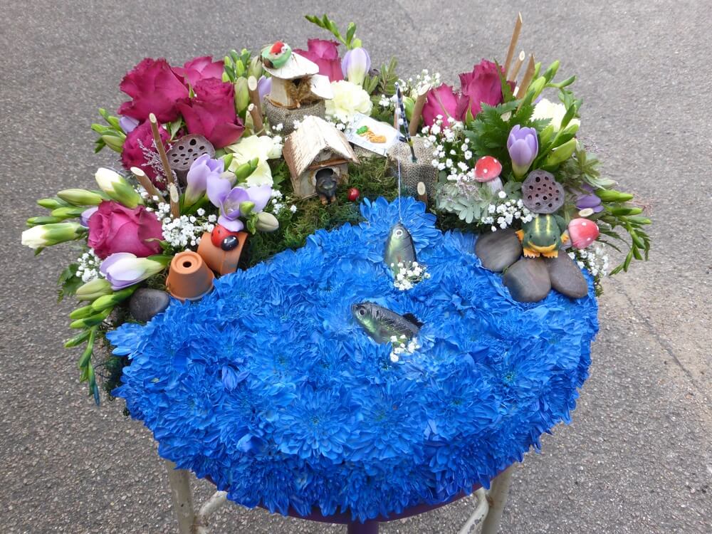 14. Fish Pond & Garden, Trout, Dog & Kennel, Bird & Bird Box, Frog, Fishing Rod & Fish & Chips - unique