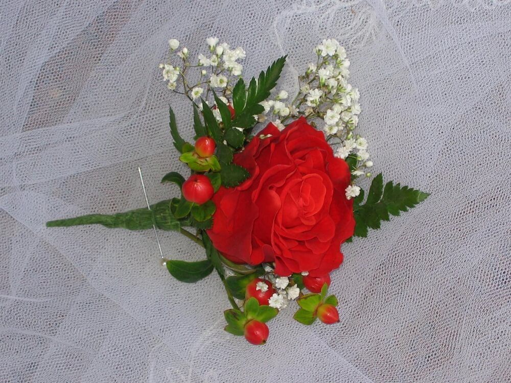 Elisabeth Bemment Floral Design -Button Holes & Corsages