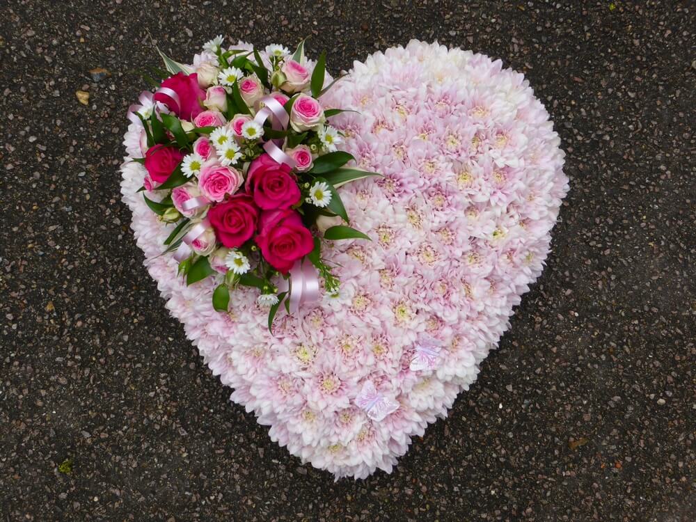 26. Pink Heart with cerise Roses and spray Roses