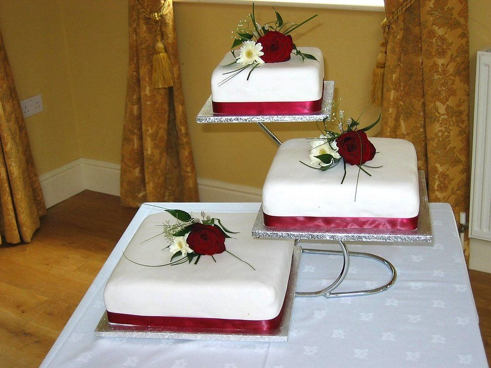 Elisabeth Bemment Floral Design -Wedding Cakes