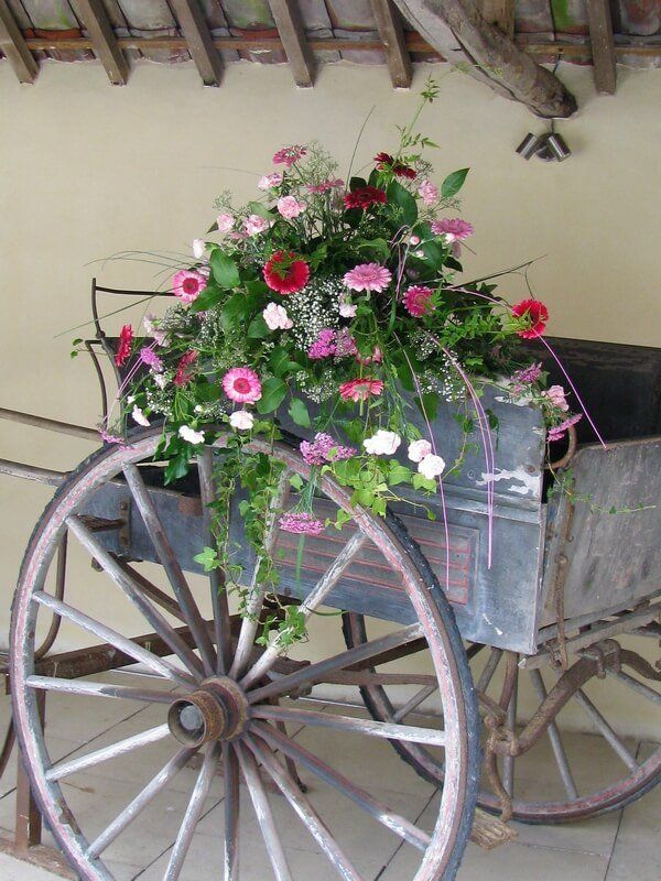 Elisabeth Bemment Floral Design  - Finest Wedding Album