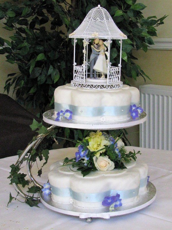 Elisabeth Bemment Floral Design -Wedding Cakes