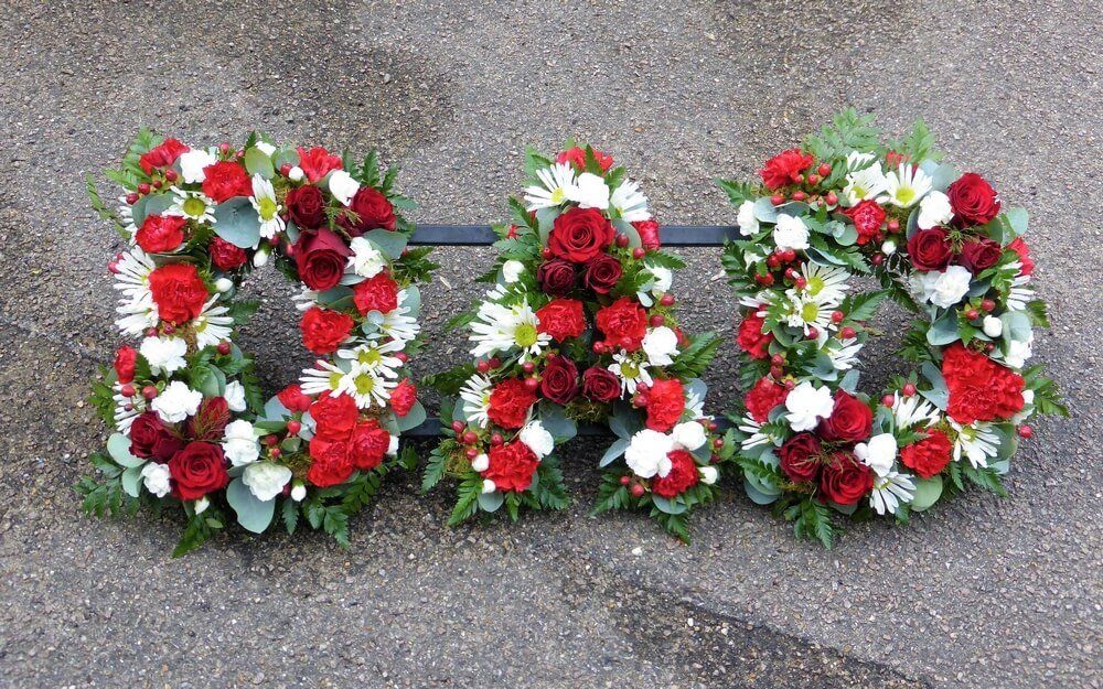 8. Loose set DAD with red Roses, Berries. Dianthus in red and white