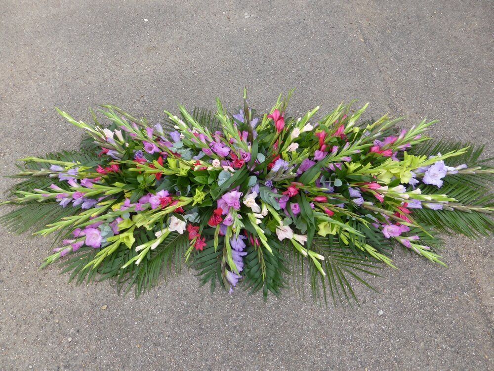 17. Very large full coffin spray of Gladiolus