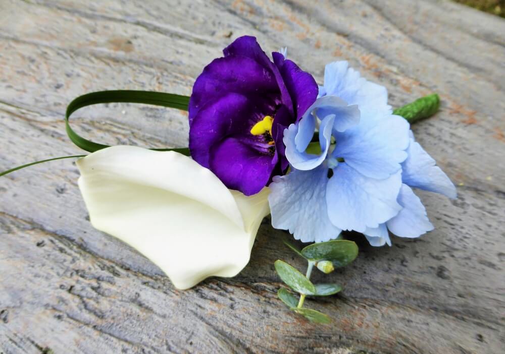 Elisabeth Bemment Floral Design -Button Holes & Corsages