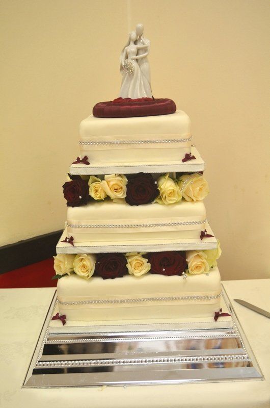 Elisabeth Bemment Floral Design -Wedding Cakes