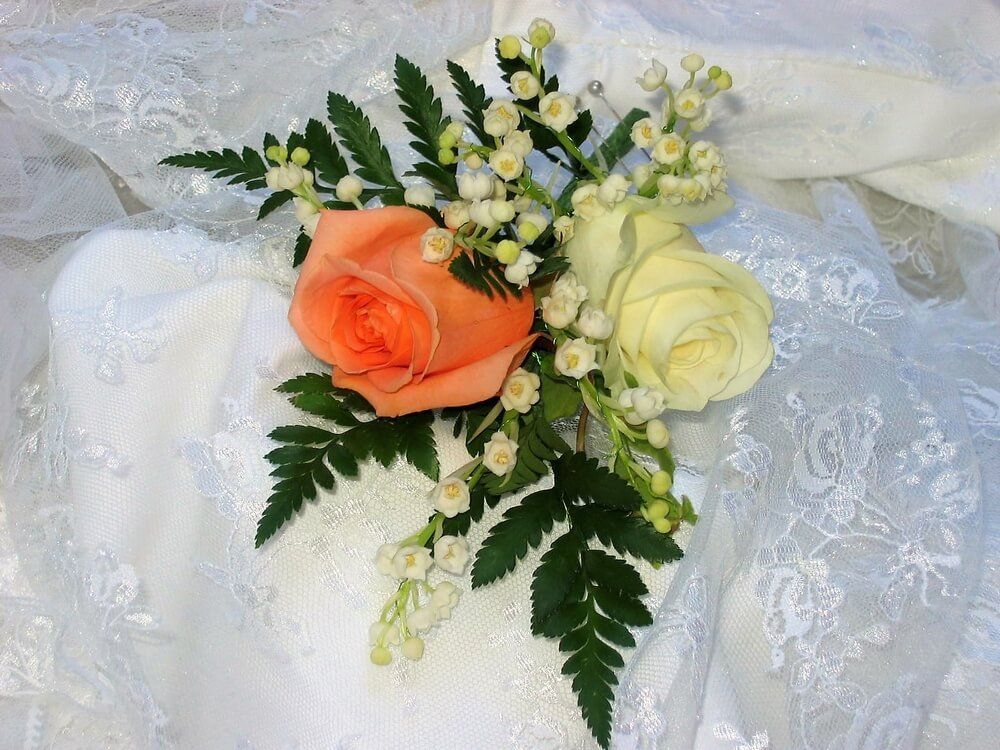 Elisabeth Bemment Floral Design -Button Holes & Corsages