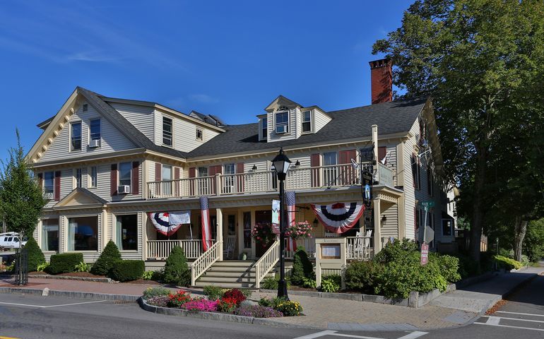 The Kennebunk Inn: Historic Charming Inn in Coastal Maine