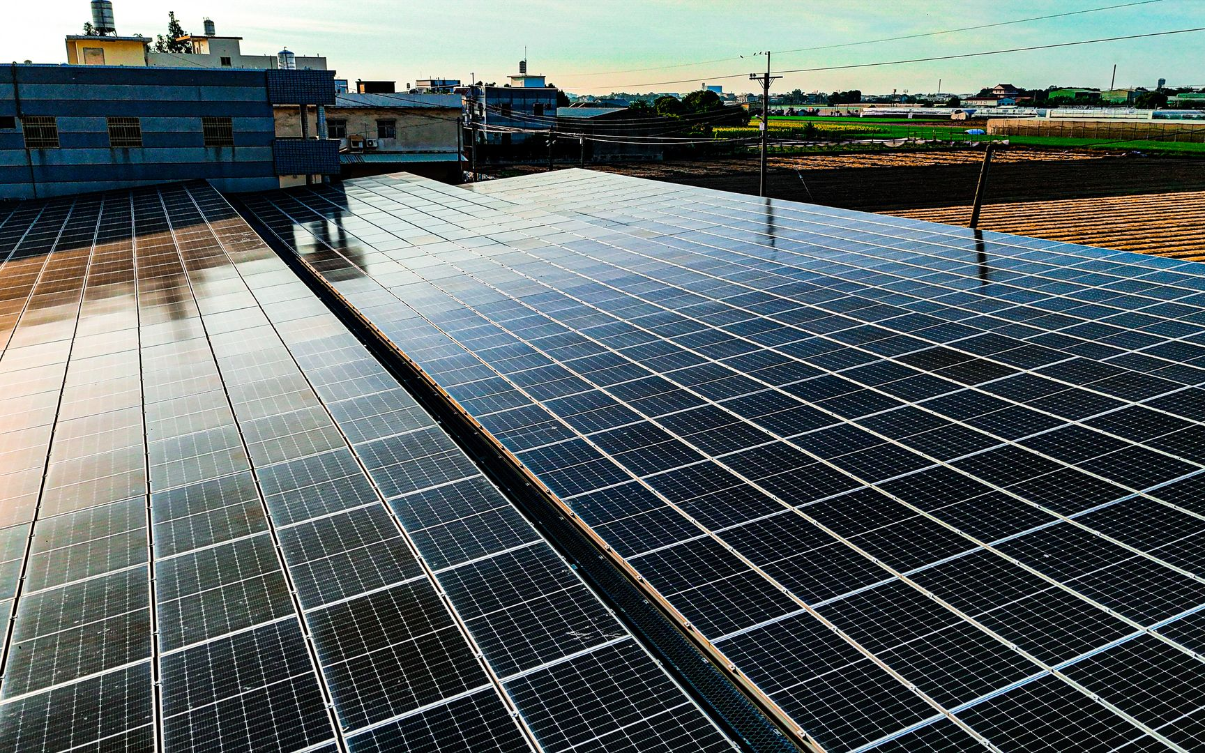 晴陽能源太陽能板