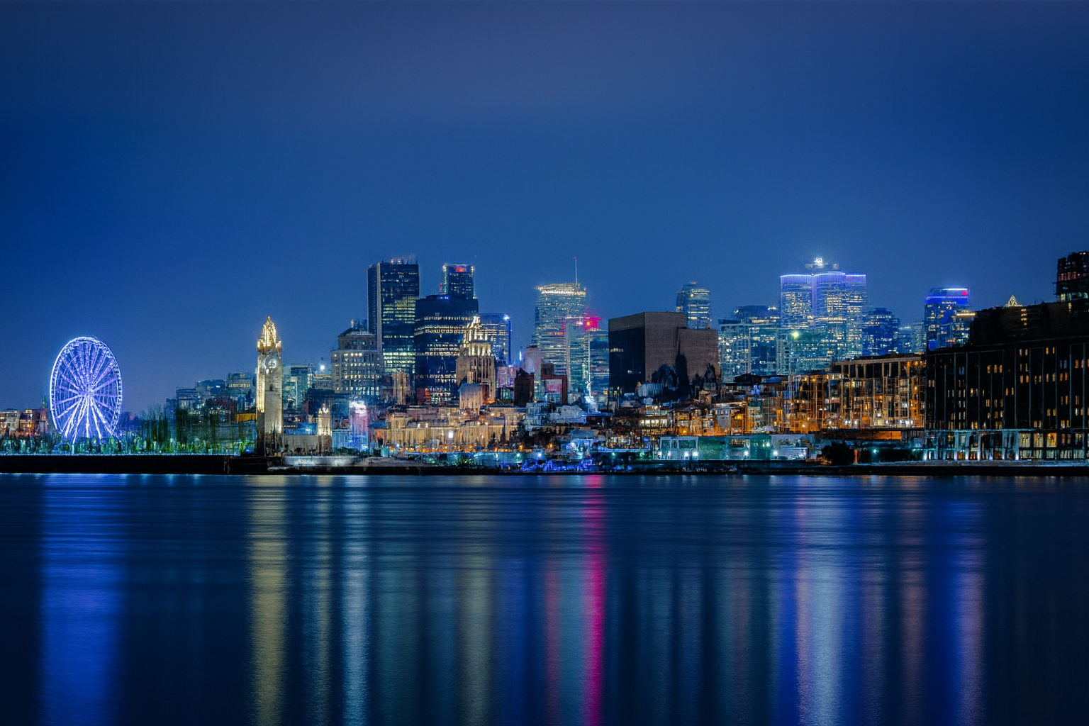 Un grand bâtiment avec un panneau indiquant hydrox dessus