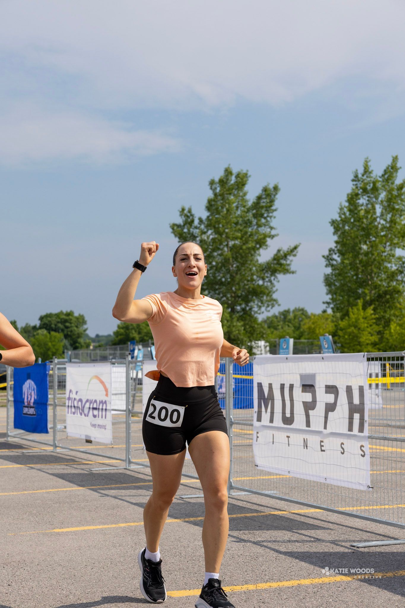 la course demi-HYROX c'est 8 courses de 500m entre-coupées par