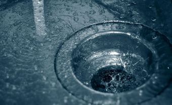 Water splattering after reliable plumbing services in Lexington, KY
