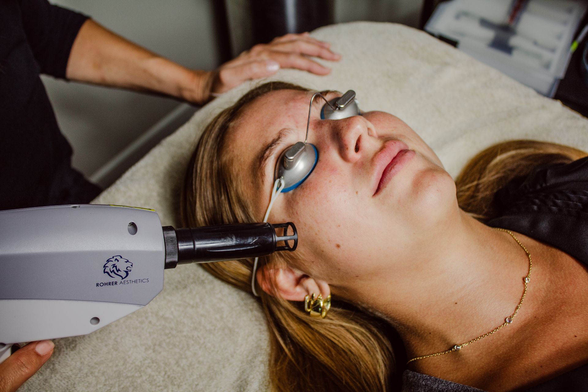 Treat sun damage, age spots, large pores, fine lines, and more with laser resurfacing treatments in Metairie, LA | Chronos