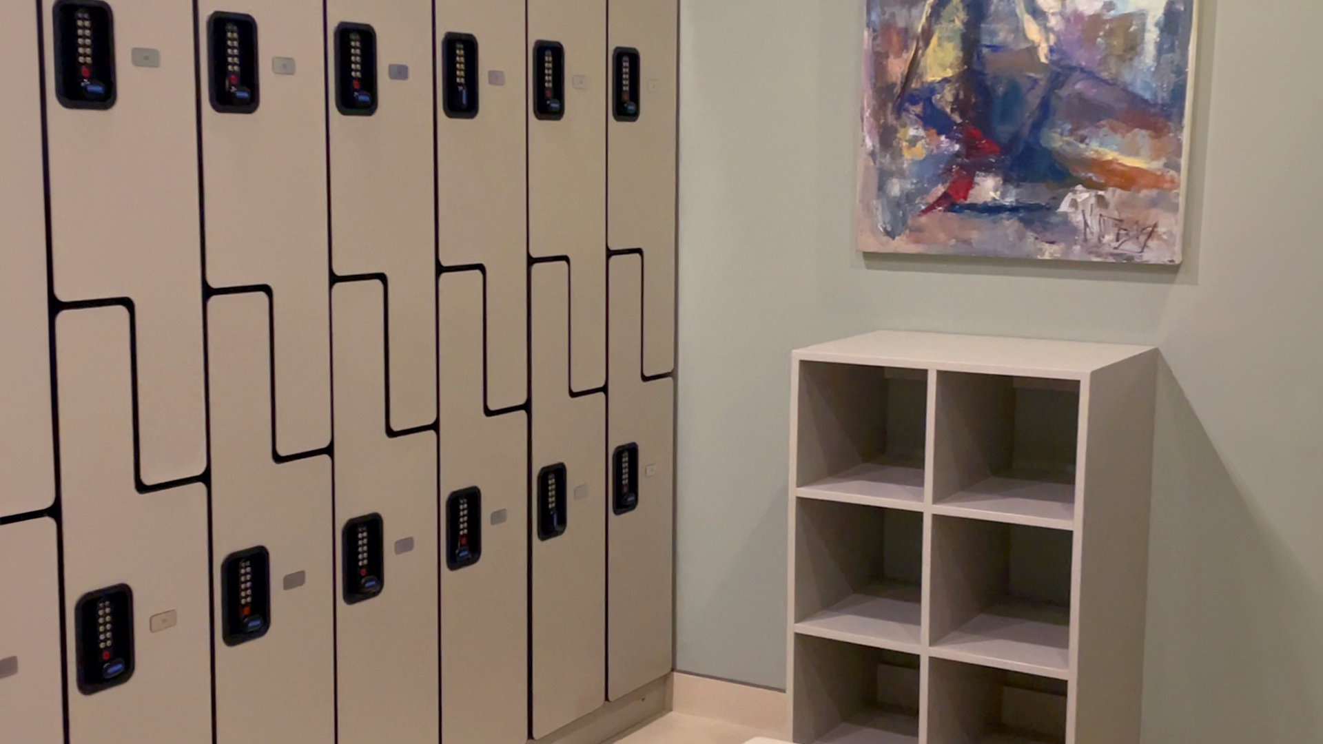Private locker rooms in boutique fitness center in Metairie | Chronos BHW Fitness Center