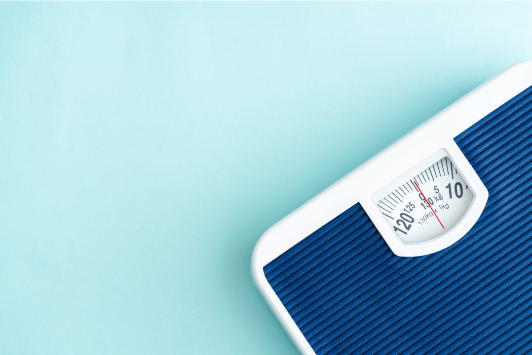 Scale graphic comparing Costco semaglutide pricing to Chronos affordable medical weight loss program