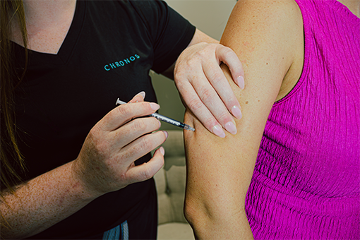 Chronos BHW provider injecting patient with weight loss injection such as Semaglutide or Tirzepatide in Metairie, LA
