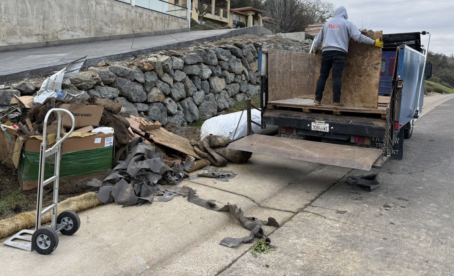 Dump run and junk hauling service in El Dorado County
