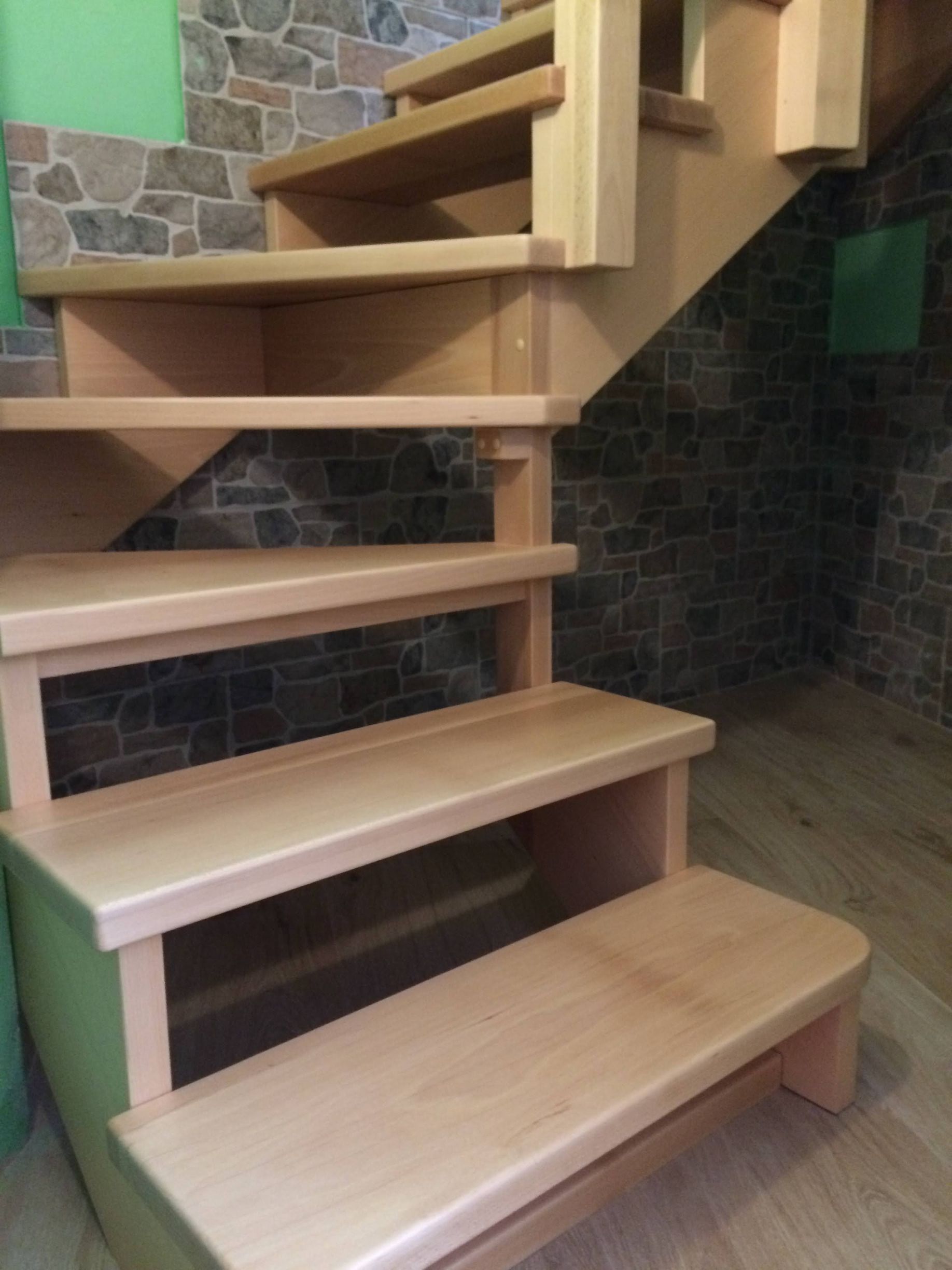 immagine scale interne in legno