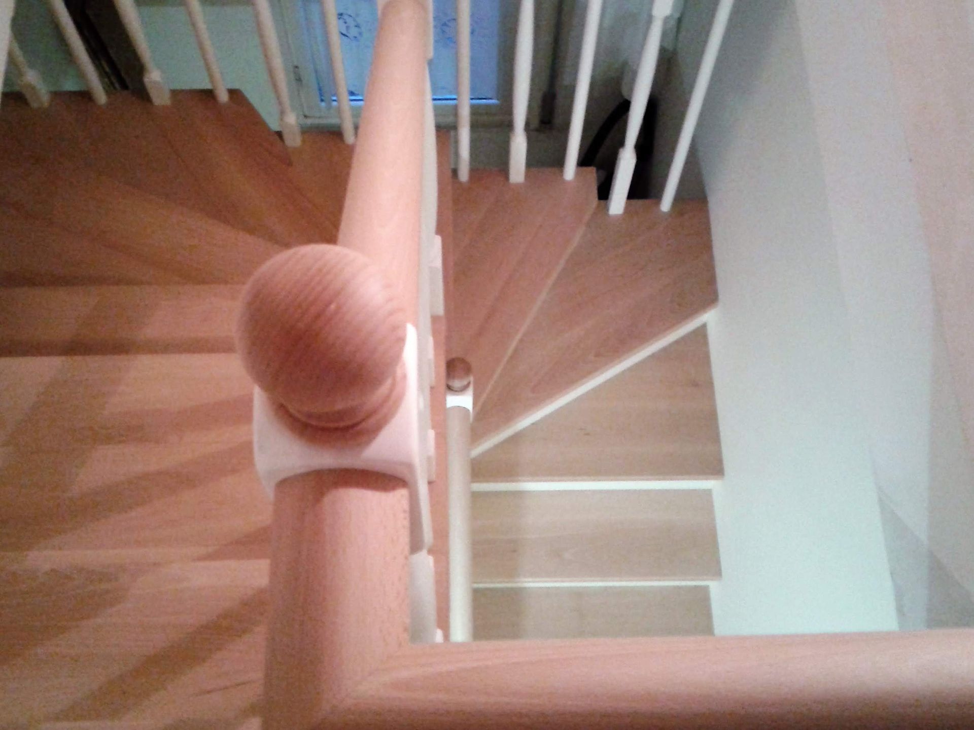 immagine dettaglio scala a legno