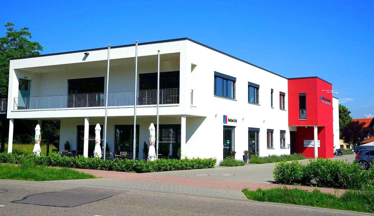 Steinbeis-Haus Gaggenau Weiterbildung & Innovation Frontansicht Außenansicht Straßenansicht Einfahrt