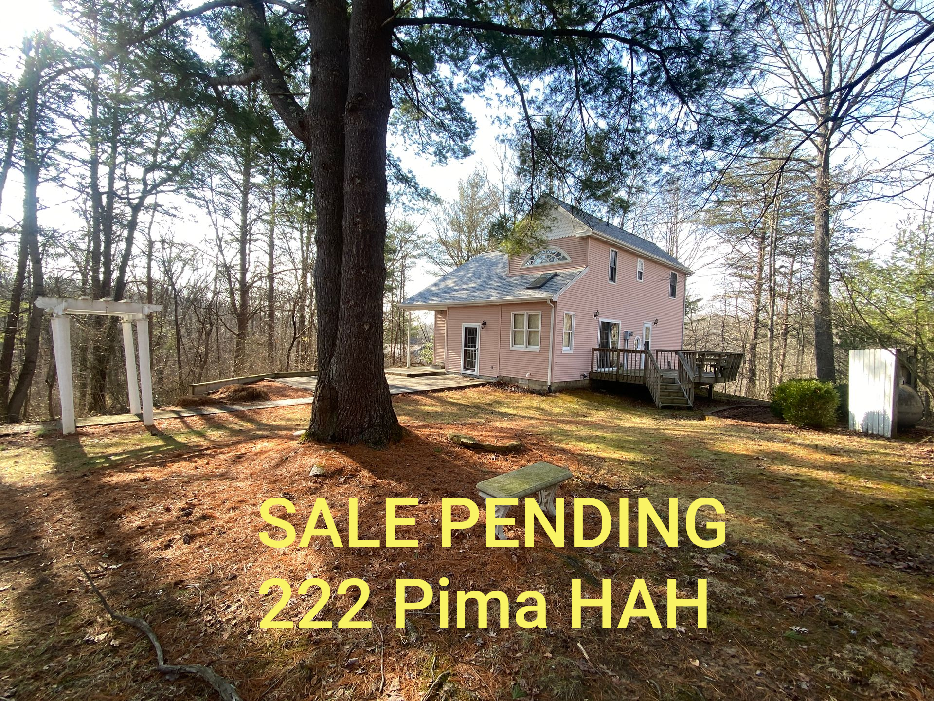 SALE PENDING..Along Natchez Ln Hide-A-Way Hills, above Lake of the 4 Seasons..The Parker Team, local residents
