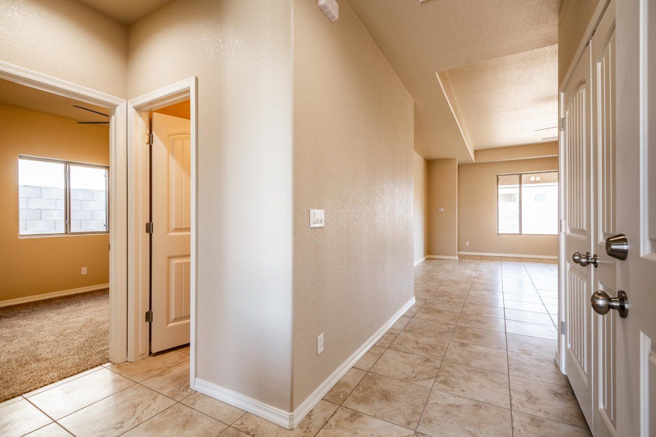 New Home Construction in Kingman AZ, Custom Home Builder Services, Modern Home Design Trends, Arizona Real Estate, Home Buyer