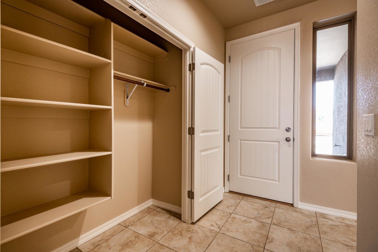 New Home Construction in Kingman AZ, Custom Home Builder Services, Modern Home Design Trends, Arizona Real Estate, Home Buyer