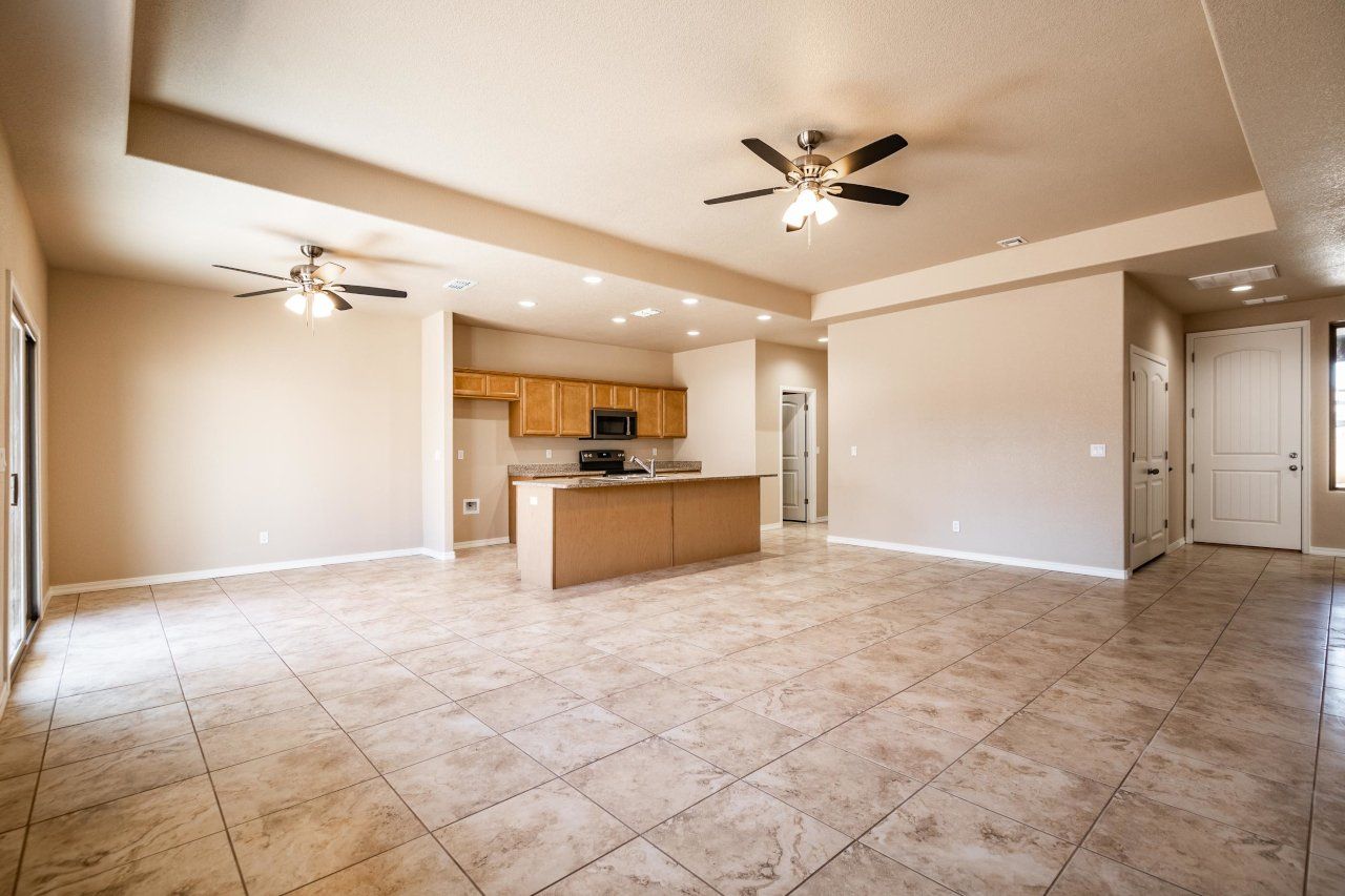 New Home Construction in Kingman AZ, Custom Home Builder Services, Modern Home Design Trends, Arizona Real Estate, Home Buyer