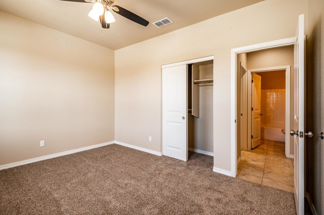 New Home Construction in Kingman AZ, Custom Home Builder Services, Modern Home Design Trends, Arizona Real Estate, Home Buyer