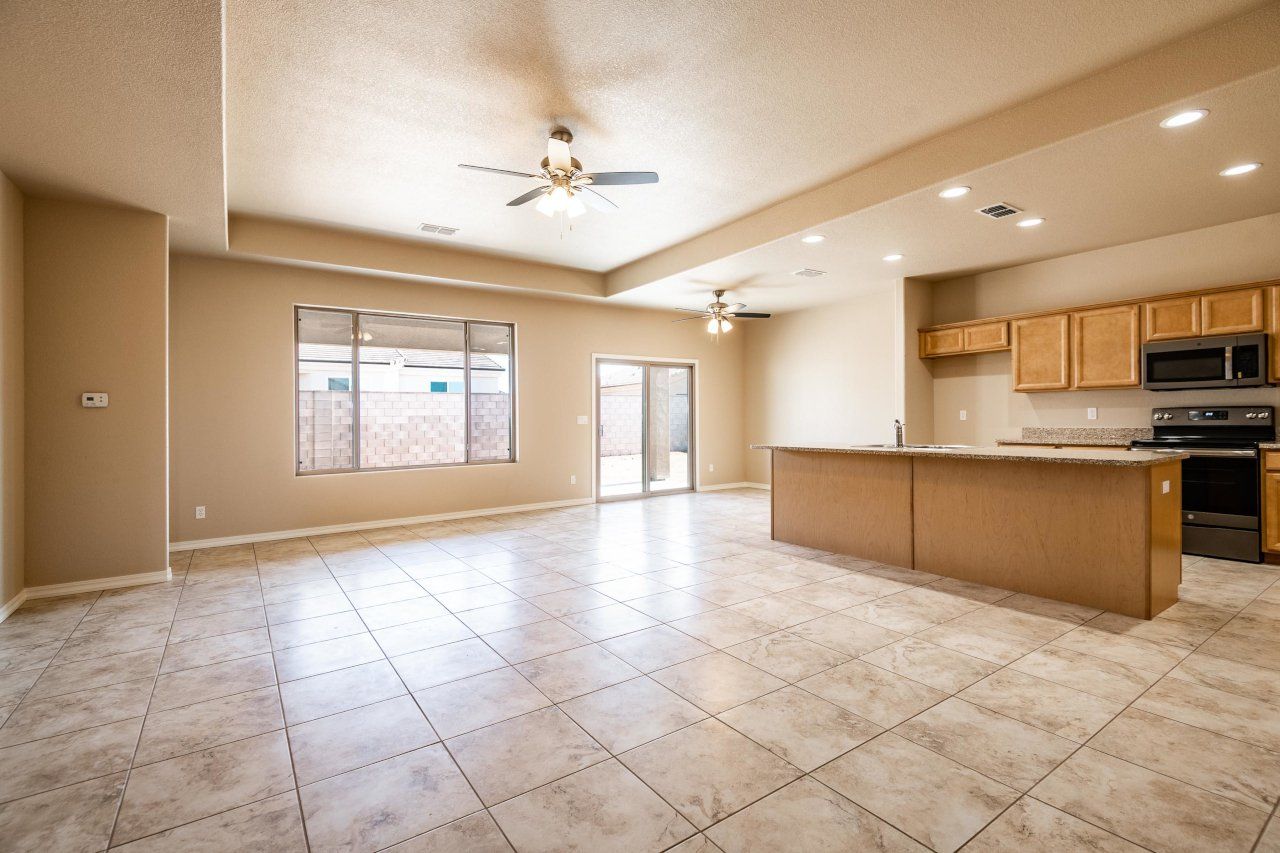 New Home Construction in Kingman AZ, Custom Home Builder Services, Modern Home Design Trends, Arizona Real Estate, Home Buyer