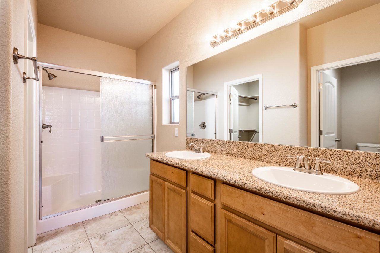 New Home Construction in Kingman AZ, Custom Home Builder Services, Modern Home Design Trends, Arizona Real Estate, Home Buyer