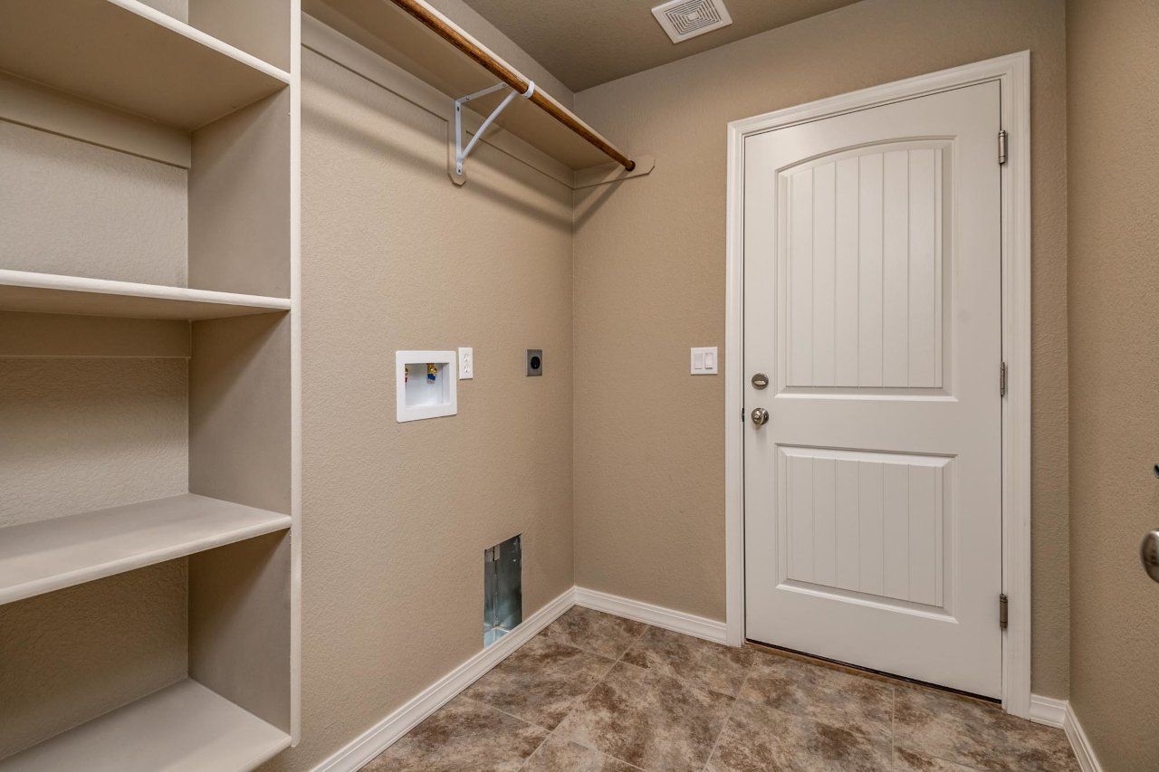 New Home Construction in Kingman AZ, Custom Home Builder Services, Modern Home Design Trends, Arizona Real Estate, Home Buyer