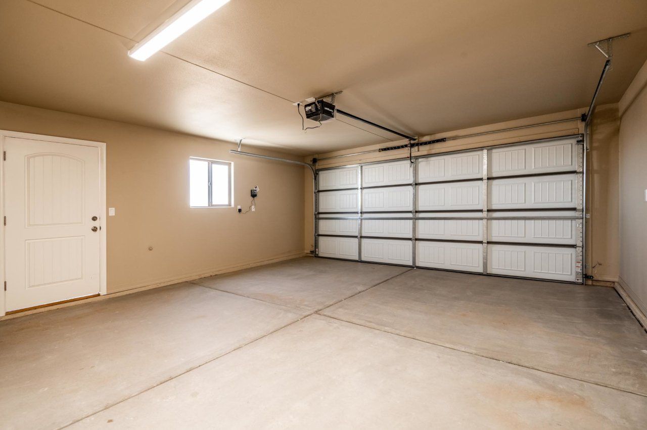 New Home Construction in Kingman AZ, Custom Home Builder Services, Modern Home Design Trends, Arizona Real Estate, Home Buyer