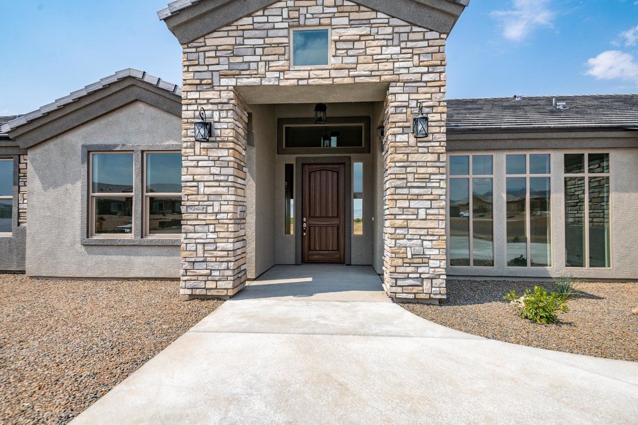 New Home Construction in Kingman AZ, Custom Home Builder Services, Modern Home Design Trends, Arizona Real Estate, Home Buyer