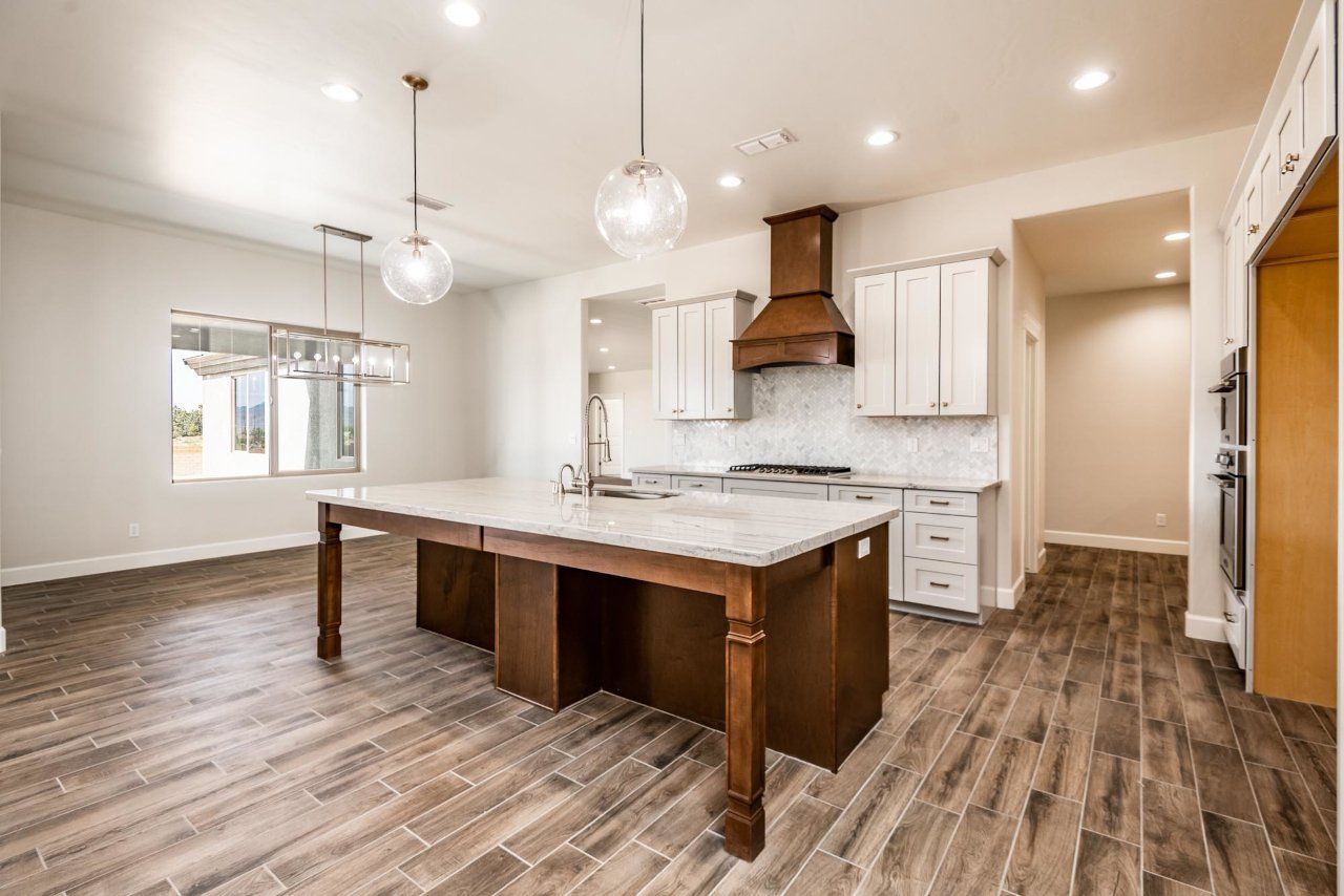 New Home Construction in Kingman AZ, Custom Home Builder Services, Modern Home Design Trends, Arizona Real Estate, Home Buyer