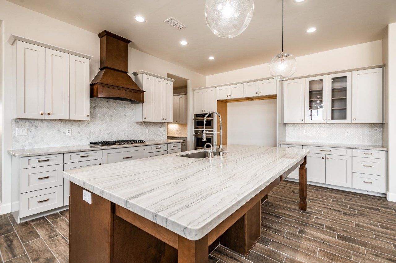 New Home Construction in Kingman AZ, Custom Home Builder Services, Modern Home Design Trends, Arizona Real Estate, Home Buyer