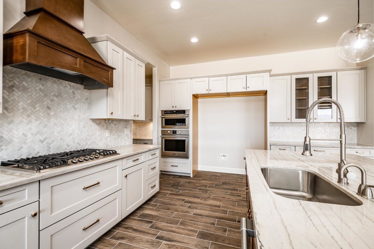 New Home Construction in Kingman AZ, Custom Home Builder Services, Modern Home Design Trends, Arizona Real Estate, Home Buyer