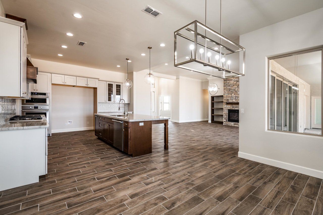 New Home Construction in Kingman AZ, Custom Home Builder Services, Modern Home Design Trends, Arizona Real Estate, Home Buyer