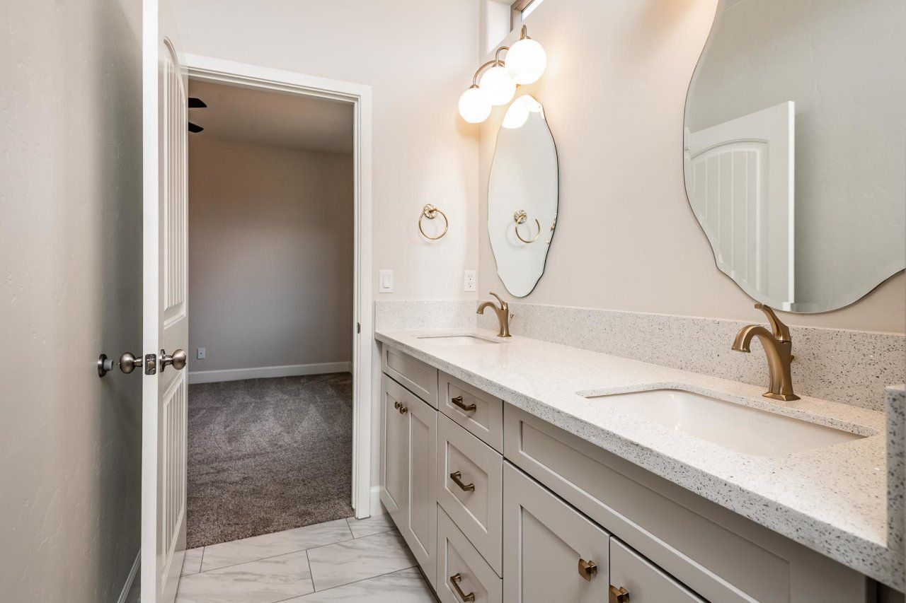 New Home Construction in Kingman AZ, Custom Home Builder Services, Modern Home Design Trends, Arizona Real Estate, Home Buyer