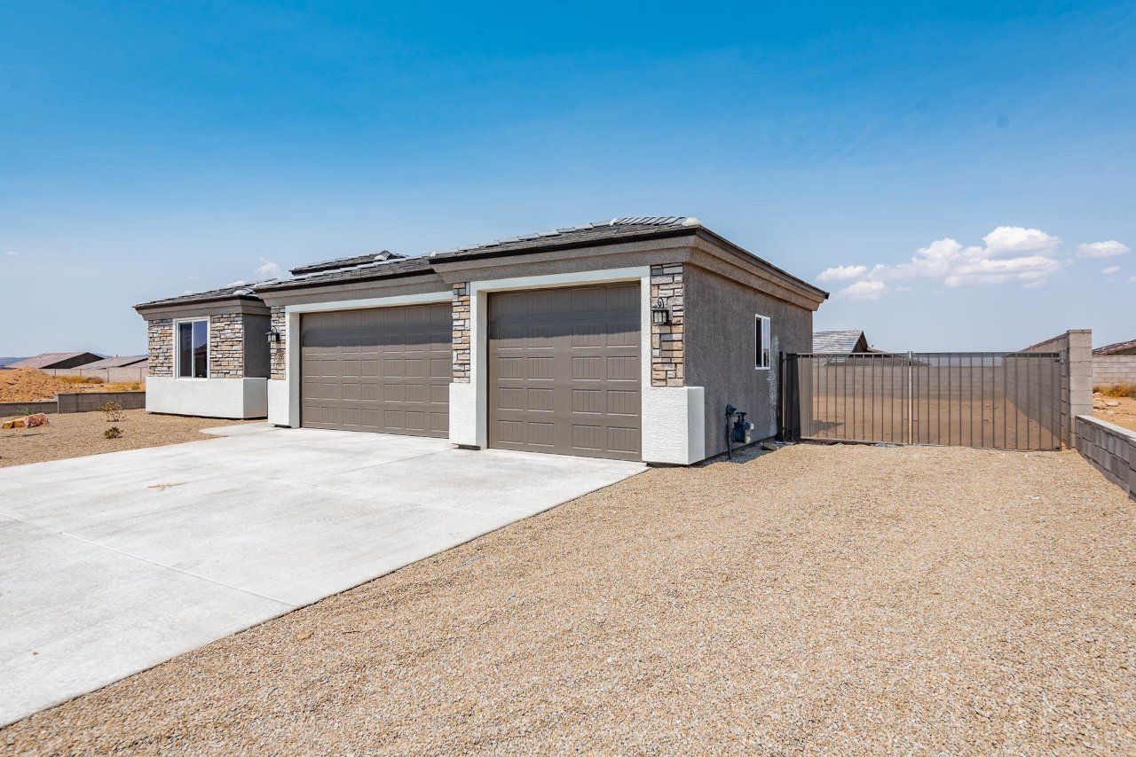 New Home Construction in Kingman AZ, Custom Home Builder Services, Modern Home Design Trends, Arizona Real Estate, Home Buyer