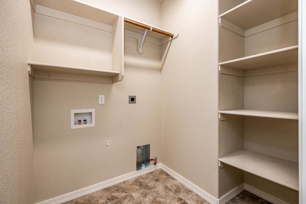 New Home Construction in Kingman AZ, Custom Home Builder Services, Modern Home Design Trends, Arizona Real Estate, Home Buyer