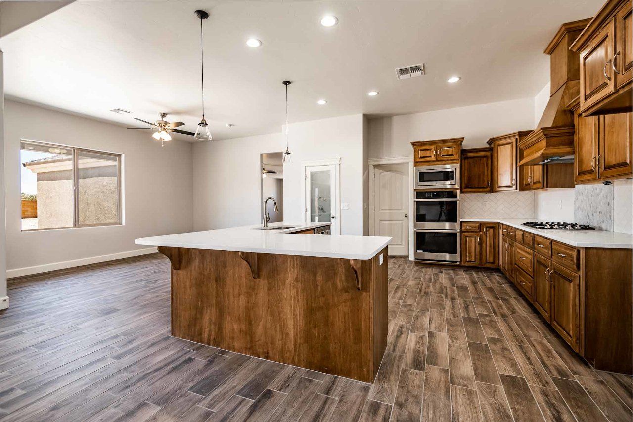 New Home Construction in Kingman AZ, Custom Home Builder Services, Modern Home Design Trends, Arizona Real Estate, Home Buyer